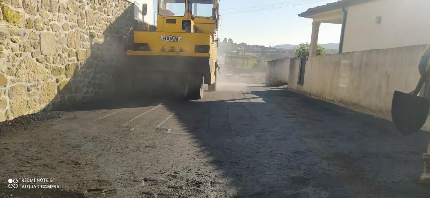 Est&aacute; concluida a repavimenta&ccedil;&atilde;o da Rua do Cantinho do Corujo